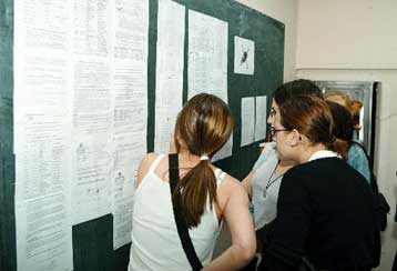 Κόβονται τρία μαθήματα στις πανελλαδικές – Ενάντια στις εκπτώσεις ο Γ.Αρσένης