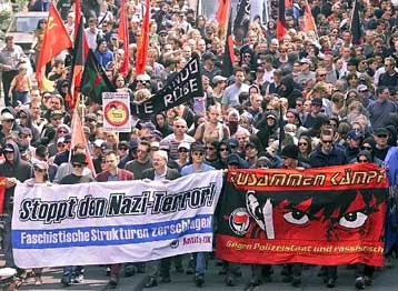 Διαδηλώσεις εναντίον της ακροδεξιάς στο Ντίσελντορφ