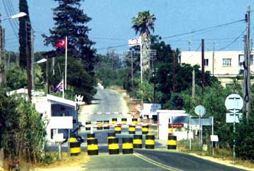 Το βρετανικό ΥΠΕΞ αποδοκιμάζει εκ νέου την προώθηση στα Στροβίλια