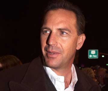 Δεκατρείς Ημέρες ασυνέπειας προς την ιστορική αλήθεια