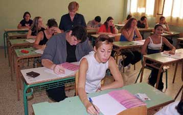 Παραπαιδεία το σχολείο για τους μαθητές λυκείου, σύμφωνα με έρευνα της V-PRC