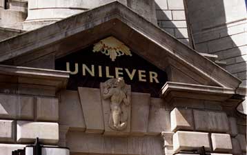 Σε διάσπαση προχωρεί η Unilever
