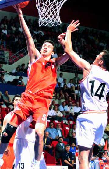 Ο Χινταγέτ Τούρκογλου δεύτερος Τούρκος που θα αγωνιστεί στο ΝΒΑ