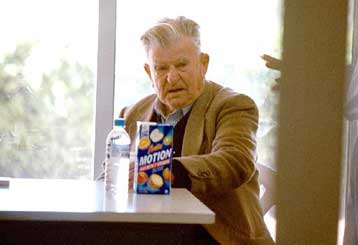 Αυξάνεται η μοναξιά της τρίτης ηλικίας στην ΕΕ – Καλά κρατεί η Ελλάδα