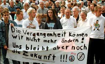 Επιτροπή της γερμανικής κυβέρνησης θα εξετάσει την απαγόρευση ακροδεξιών κομμάτων