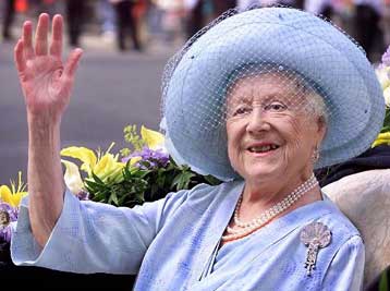 Λαμπροί οι εορτασμοί για τα 100ά γενέθλια της βασιλομήτωρος