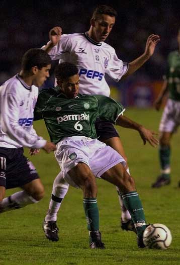 Με πλαστό διαβατήριο θα έπαιρνε μεταγραφή στην Αρσεναλ ο Βραζιλιάνος Εντου!