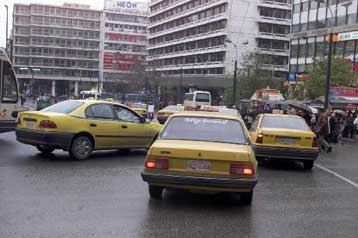 Αύξηση 25% στα κόμιστρα διεκδικούν οι ιδιοκτήτες των ταξί