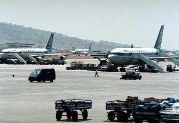 Με απεργία απειλούν οι εργαζόμενοι στην Ολυμπιακή