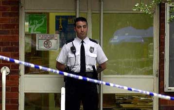 Πρωτοφανές επεισόδιο με εισβολή ενόπλων σε δικαστήριο της Βρετανίας