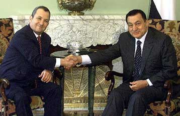 Σκληραίνει τις θέσεις του ο Μπαράκ στην Αίγυπτο – Ο Αραφάτ καταφεύγει στη βοήθεια Μαντέλα