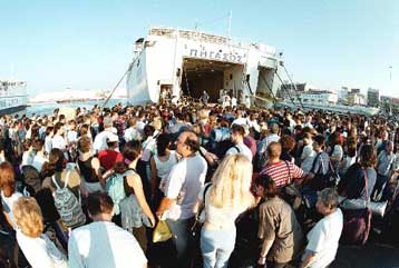 Δεν αποπλέουν την Παρασκευή από τον Πειραιά οκτώ επιβατηγά πλοία