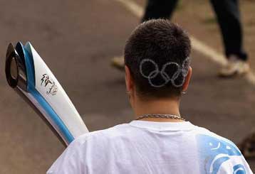 Σύμβολο ελπίδας και ειρήνης η φλόγα για τους κατοίκους του Πορτ Αρθουρ