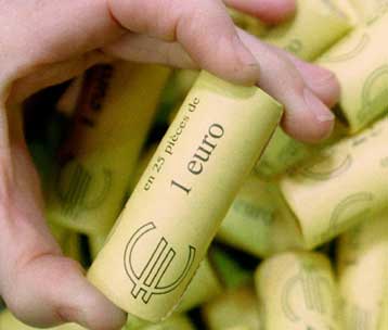 Σημαντικές οι πιέσεις στη δραχμή από την υποχώρηση του ευρώ