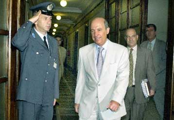 Αστειότητες τα σενάρια περί ανασχηματισμού