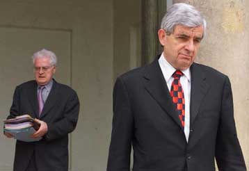 Θύμα φάρσας ο Γάλλος υπουργός Εσωτερικών