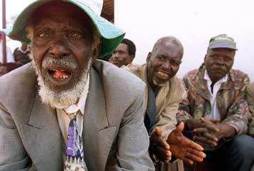 Στο Ανώτατο Δικαστήριο προσφεύγουν οι λευκοί στη Ζιμπάμπουε για να σώσουν τις περιουσίες τους