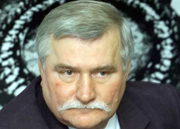 Για μυστικές σχέσεις με το κομμουνιστικό καθεστώς κατηγορείται ο Λεχ Βαλέσα