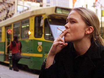 Οι καπνοβιομηχανίες υπονομεύουν τις αντικαπνιστικές εκστρατείες, καταγγέλλει ο ΟΗΕ