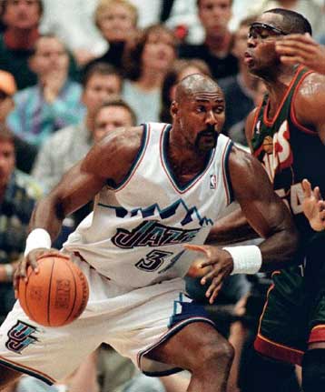 Μαλόουν, Μακ Ντάις και Ρόμπινσον υποψήφιοι αντικαταστάτες του Ντάνκαν στην Dream-Team No 5