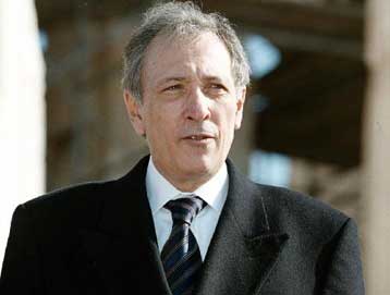 Τα ελληνοτουρκικά δεν θα λυθούν ως διά μαγείας, υποστηρίζει ο Τζεμ