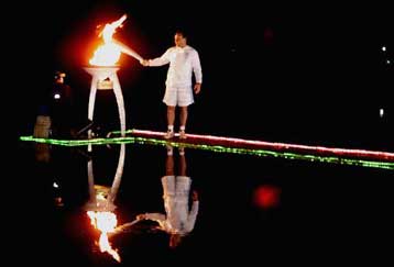 Απόλυτη μυστικότητα για τον τρόπο που θα ανάψει η φλόγα στο Ολυμπιακό στάδιο του Σίδνεϊ