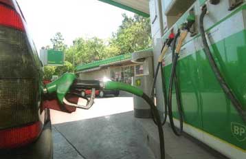 Νέες αυξήσεις στα καύσιμα – Μέτρα από ΥΠΕΘΟ για πάταξη του λαθρεμπορίου καυσίμων