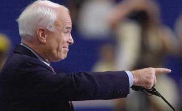 Επεισόδια και συλλήψεις διαδηλωτών έξω από το συνέδριο των Ρεπουμπλικάνων