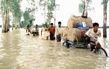 Ποταμός – φονιάς στη βόρεια Ινδία πνίγει 56 άτομα