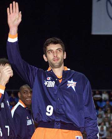 Αναβάλλεται η αποχώρηση του Στ.Βράνκοβιτς