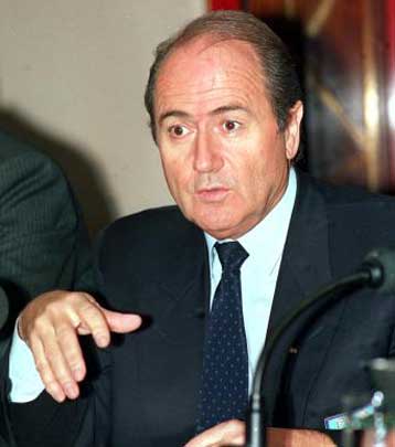 Σε Θεσσαλονίκη, Πάτρα, Βόλο και Ηράκλειο οι προκριματικοί αγώνες ποδοσφαίρου των ΟΑ 2004