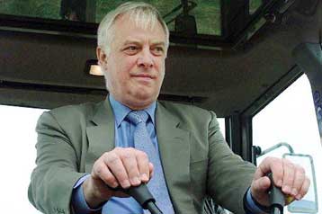 Απογοητευμένος από τον αργό ρυθμό της ευρωπαϊκής ολοκλήρωσης δηλώνει ο Κρις Πάτεν