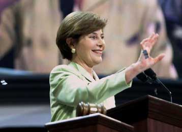 Ο Μπους πήρε το χρίσμα – Κριτική από Κλίντον