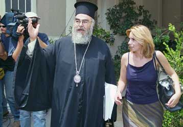 Χρυσόστομος βάλλει ευθέως κατά Αμβρόσιου για δημοψήφισμα στη Ζάκυνθο