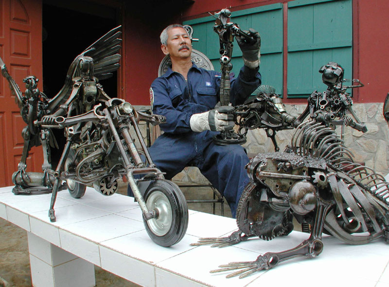 Μηχανές-παλιοσίδερα στην υπηρεσία της… τέχνης