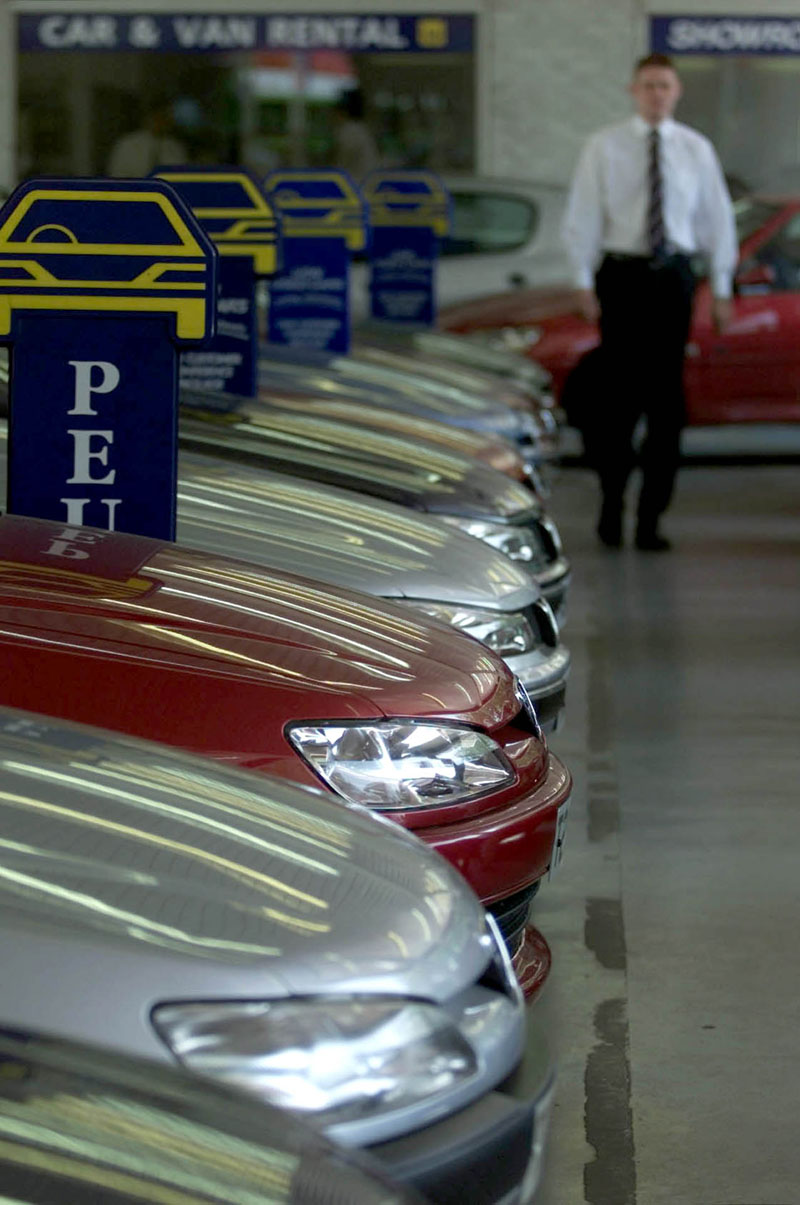 Μειωμένες πωλήσεις αυτοκινήτων στo Hνωμένο Βασίλειο τον Ιούλιο