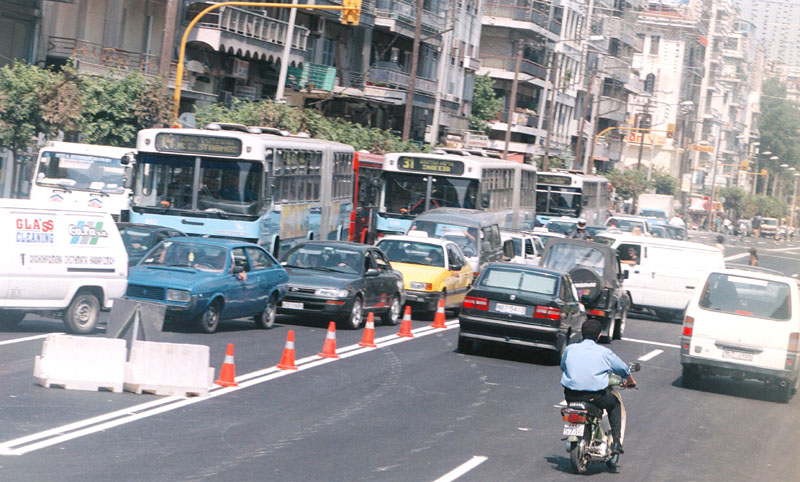 Ραγδαία αύξηση των αυτοκινήτων στους δρόμους της συμπρωτεύουσας