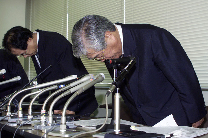 Απολογούνται οι υπεύθυνοι της Mitsubishi για τις ανακλήσεις