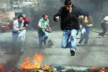 «Κατάπαυση του πυρός» συμφώνησαν Ισραηλινοί και Παλαιστίνιοι  <i>Διαδηλώσεις στον αραβικό κόσμο<