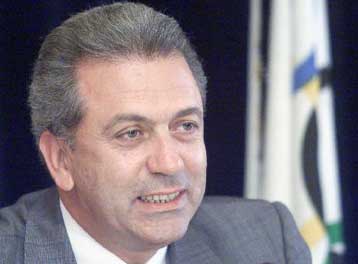 Δεν θα είμαι υποψήφιος δήμαρχος το 2002, δηλώνει από το Σίδνεϊ ο Δ.Αβραμόπουλος