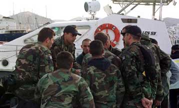 Συνεχίζονται οι έρευνες στο εσωτερικό του πλοίου<I>Δεν δόθηκε άδεια απόπλου στο διάδοχο του Σάμι