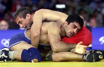 Ο Ουμακάνοφ, ο Λέιπολντ και ο Μουρτασαλίγεφ τα χρυσά στην πάλη