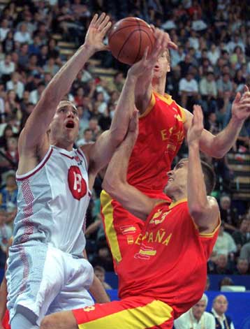 O Καναδάς 86-83 στην παράταση τη Ρωσία για το Ολυμπιακό τουρνουά μπάσκετ