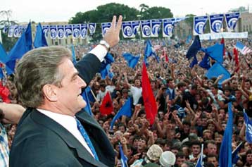 Με ομιλία του Μπερίσα ολοκληρώθηκε η προεκλογική εκστρατεία στην Αλβανία