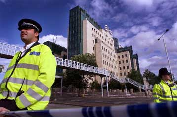 Εκσυγχρονίζεται επικίνδυνα ο ΙRΑ, εκτιμά η βρετανική αστυνομία <I>Φόβοι για νέα χτυπήματα</I>