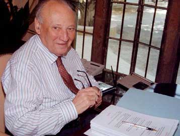 Εκκληση για πανεθνική συσπείρωση απευθύνει ο νέος πρέσβης της Ελλάδας στην Κύπρο