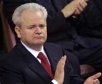 Ο Μιλόσεβιτς «έκλεψε» τουλάχιστον 140.000 ψήφους, καταγγέλλει η αντιπολίτευση