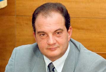 Για μετάθεση ευθυνών στο ναυάγιο κατηγορεί την κυβέρνηση ο Κ.Καραμανλής – Απάντηση Τ.Χυτήρη