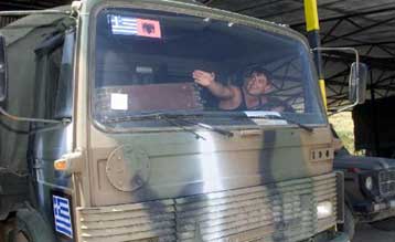 Στην άσφαλτο και όχι στον πόλεμο σκοτώνονται οι Ελληνες στρατιώτες