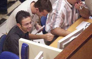 Με μικρές απώλειες 0,25% έκλεισε ο γενικός δείκτης την Πέμπτη